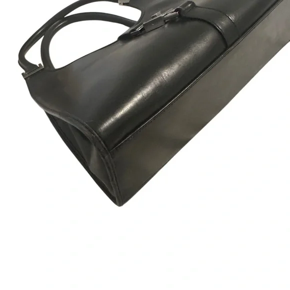 Gucci Black Leather Shoulder Bag with Silver Hardware - Picture 4 of 11